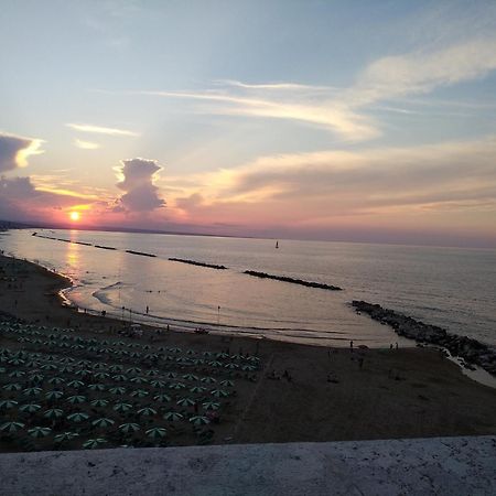 La Casetta Nel Borgo Termoli Exterior foto